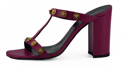 Elegantes sandalias altas de piel de becerro morada