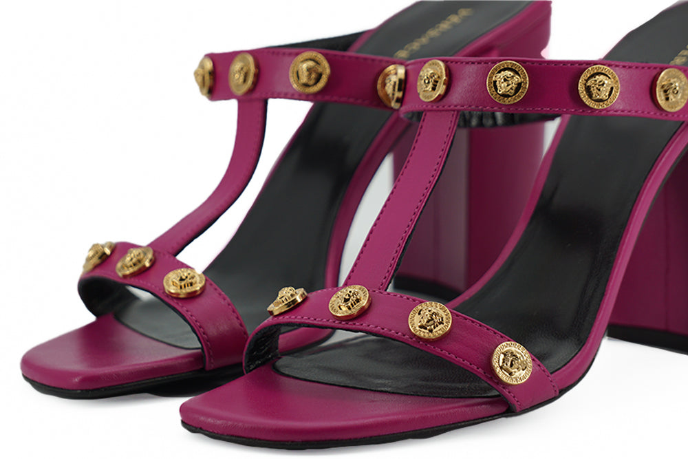 Elegantes sandalias altas de piel de becerro morada