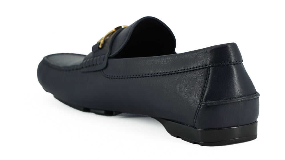 Elegantes mocasines de piel de becerro azul marino