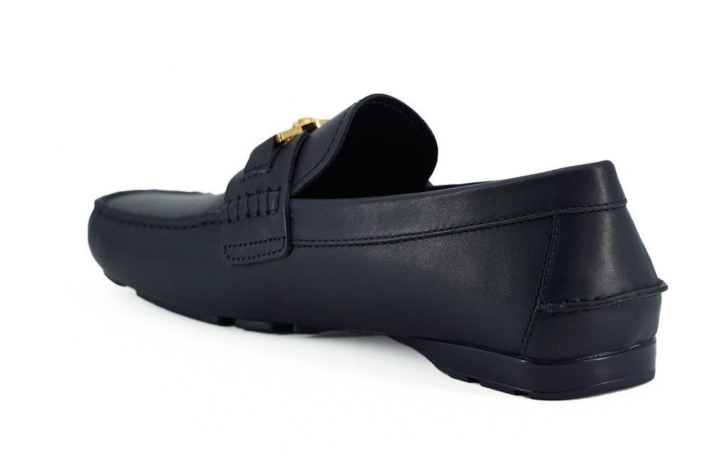 Elegantes mocasines de piel de becerro azul marino