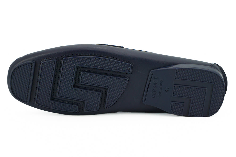Elegantes mocasines de piel de becerro azul marino