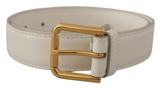 Cinturón elegante de cuero blanco con hebilla grabada en oro