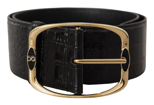 Cinturón elegante de cuero negro con logotipo
