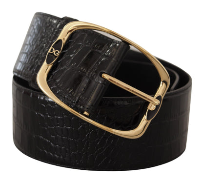 Cinturón elegante de cuero negro con logotipo