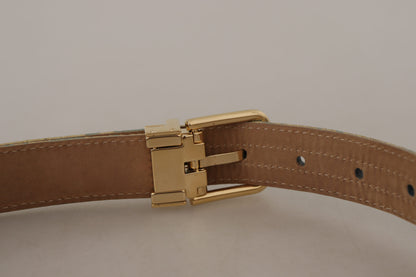 Cinturón elegante de piel azul claro con hebilla dorada