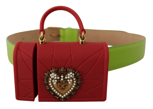 Elegante cinturón de cuero con accesorio para mini bolso