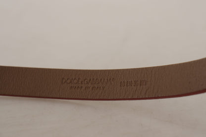 Cinturón elegante de ante con hebilla grabada con el logotipo