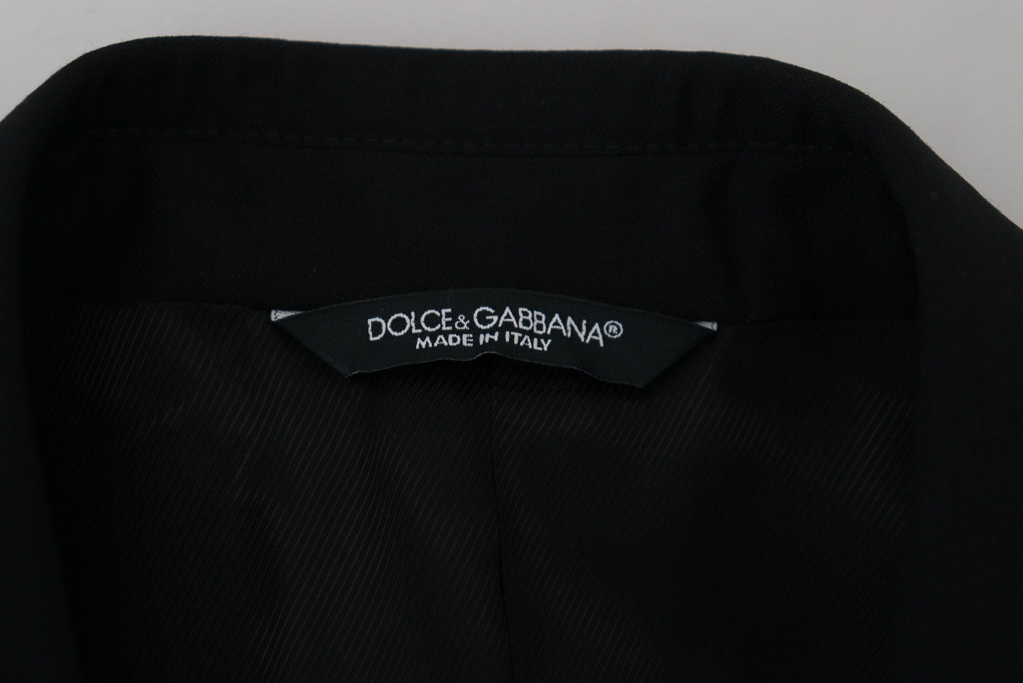 Elegante blazer formal negro tipo martini