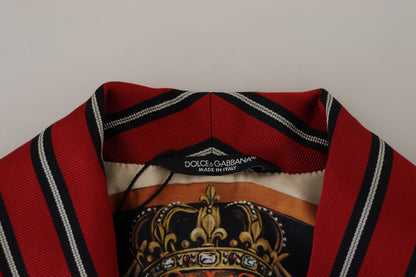 Elegante bata larga de rayas rojas, ropa de lujo