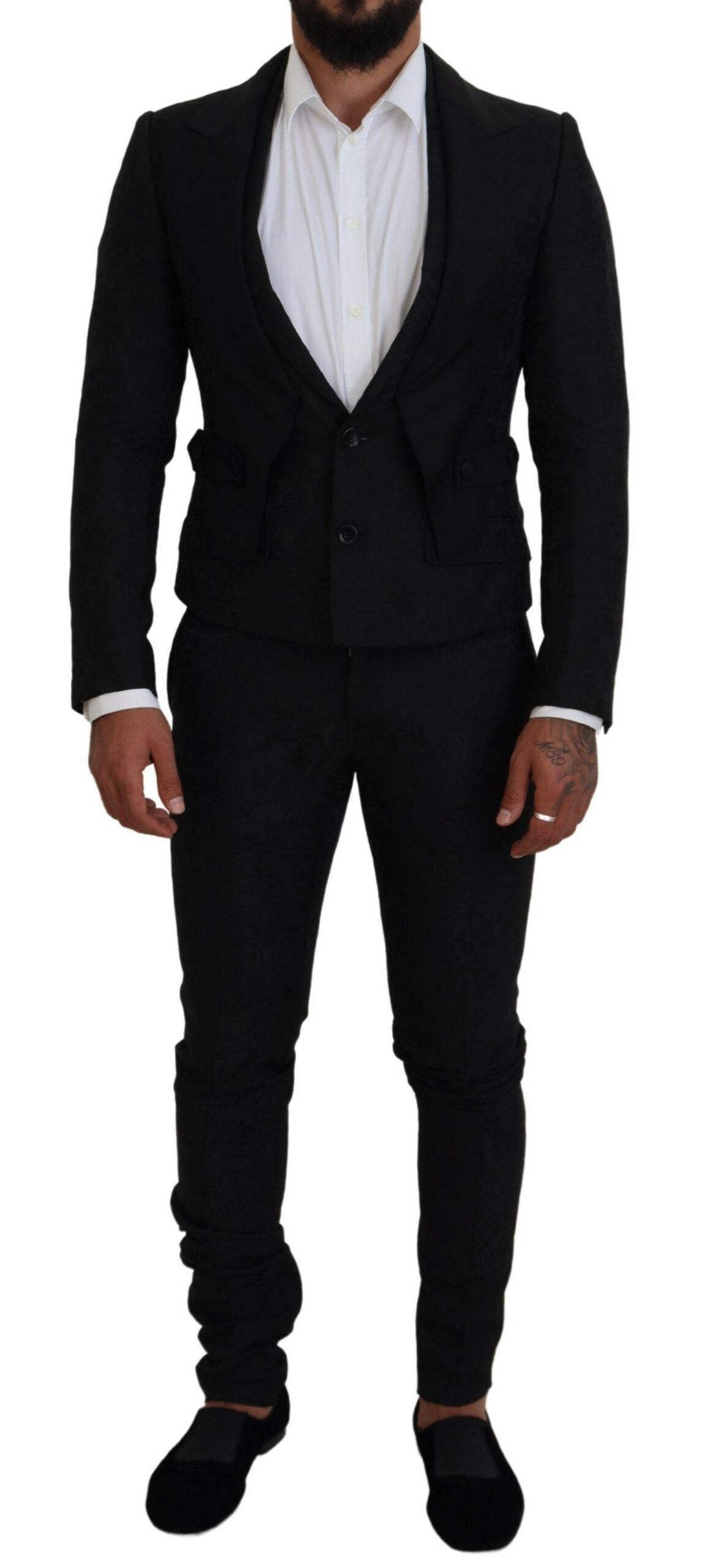 Elegante traje Martini negro para el hombre moderno
