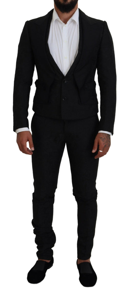 Elegante traje Martini negro para el hombre moderno