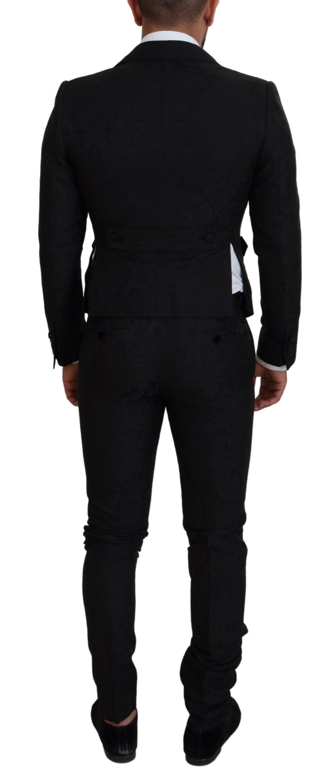 Elegante traje Martini negro para el hombre moderno
