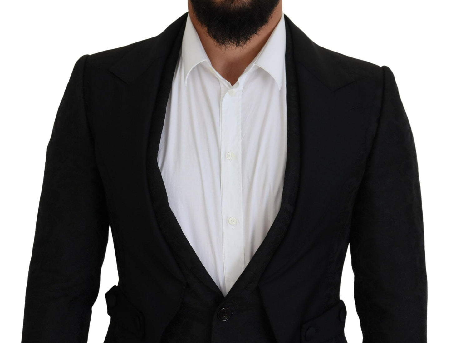 Elegante traje Martini negro para el hombre moderno