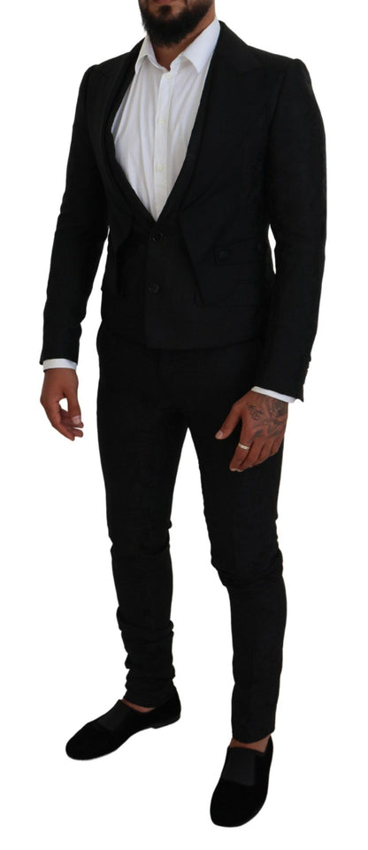 Elegante traje Martini negro para el hombre moderno