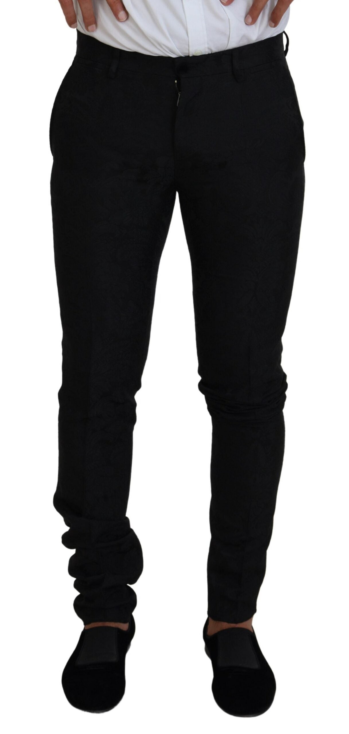 Elegante traje Martini negro para el hombre moderno