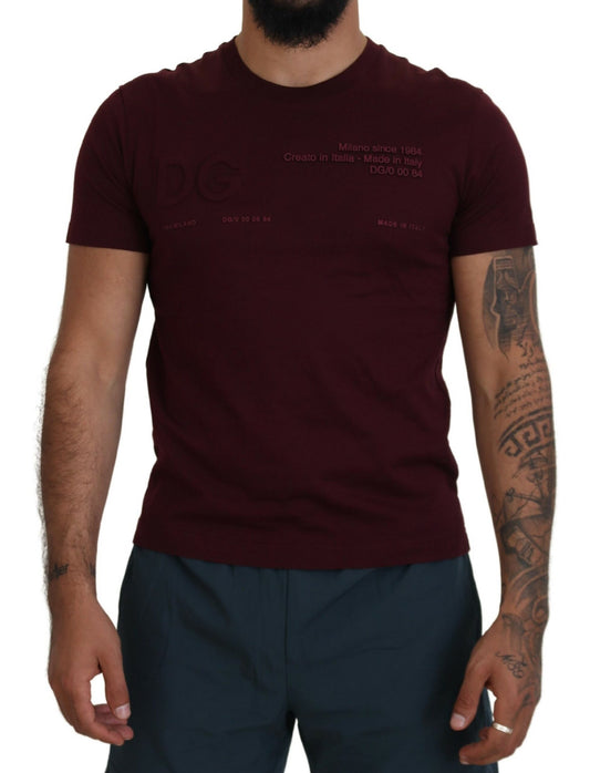 Elegante camiseta informal de cuello redondo en color granate