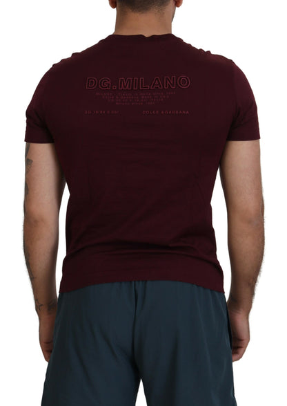 Elegante camiseta informal de cuello redondo en color granate