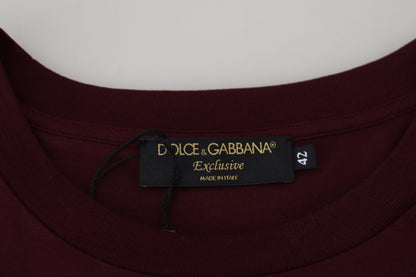 Elegante camiseta informal de cuello redondo en color granate