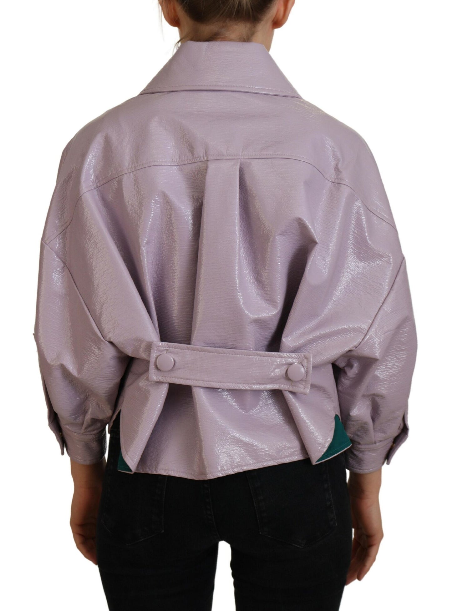 Chaqueta corta morada chic: una declaración de estilo