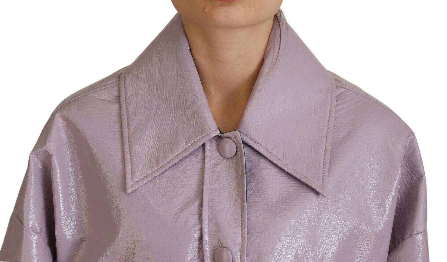 Chaqueta corta morada chic: una declaración de estilo