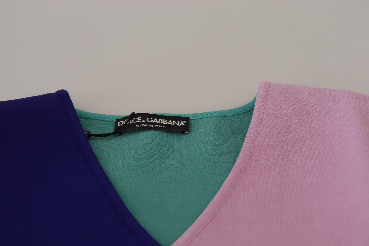 Suéter elegante multicolor con cuello en V