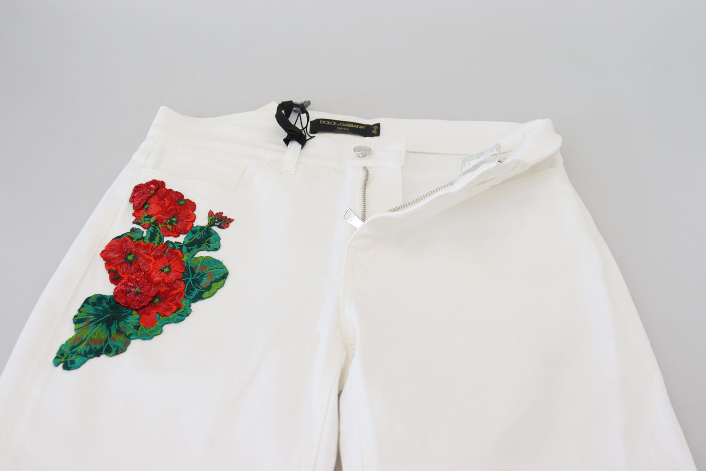 Vaqueros blancos elegantes de cintura media ajustados