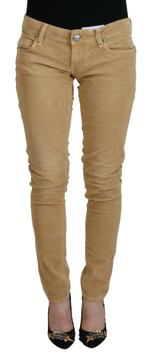 Pantalones de pana ajustados de cintura baja y color marrón elegante