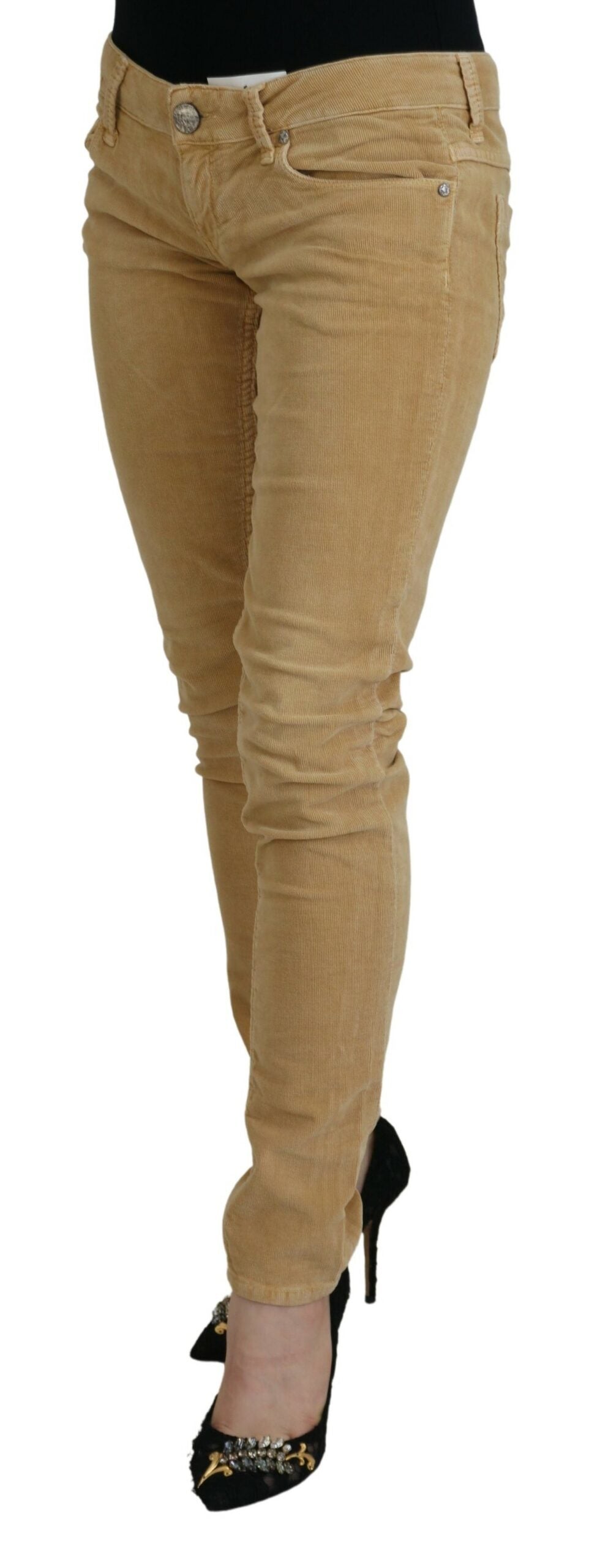 Pantalones de pana ajustados de cintura baja y color marrón elegante