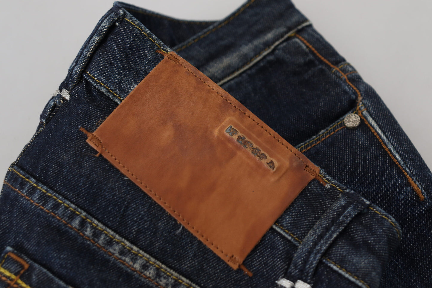 Pantalones vaqueros elegantes de cintura baja y corte entallado