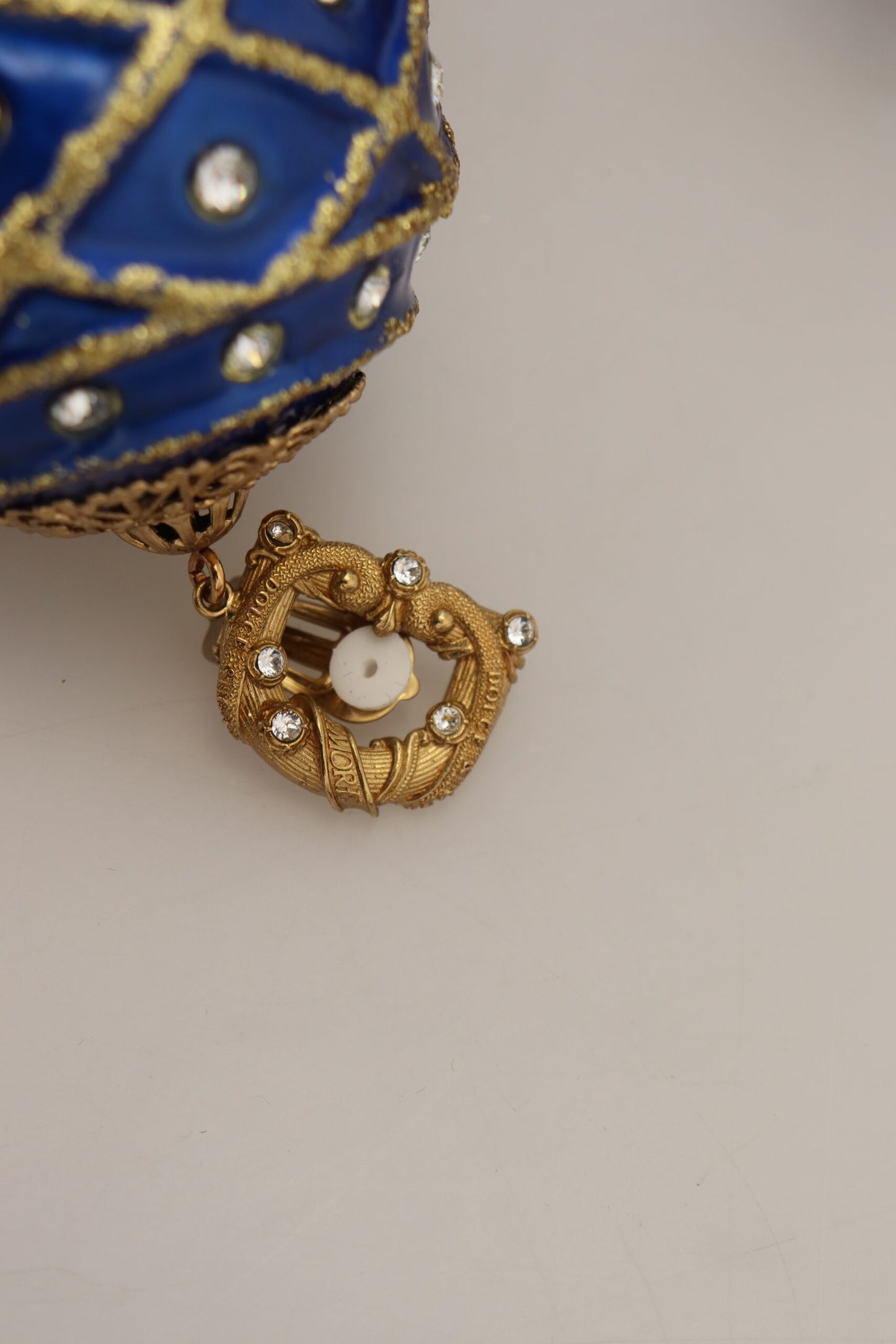 Elegantes pendientes colgantes de bola navideña de cristal