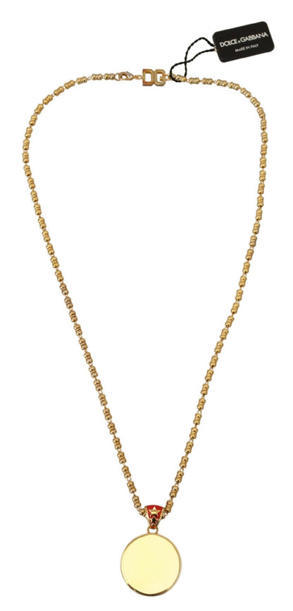 Elegante collar de cadena con dijes dorados