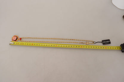 Elegante collar de cadena con dijes dorados