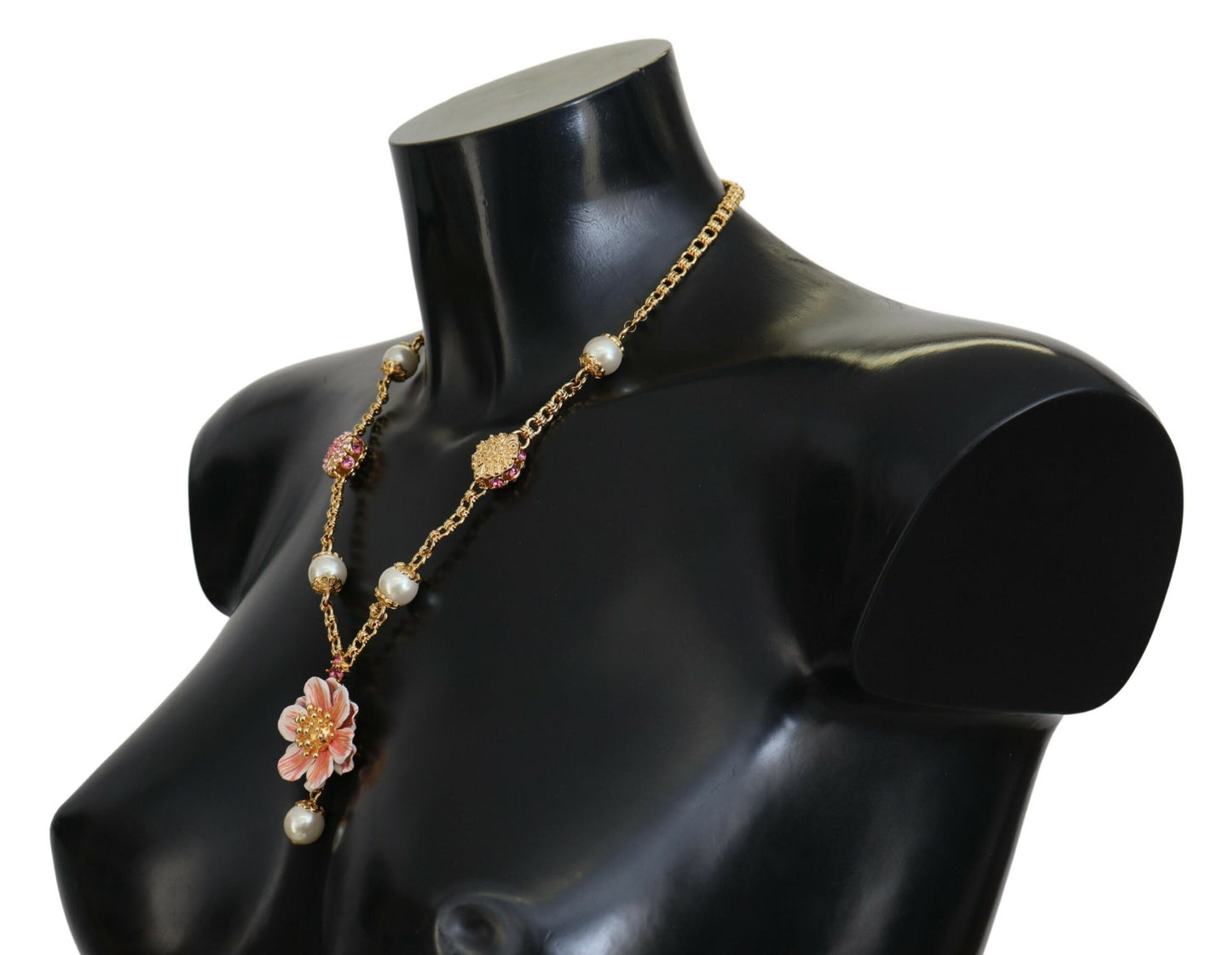 Elegante collar con dije floral