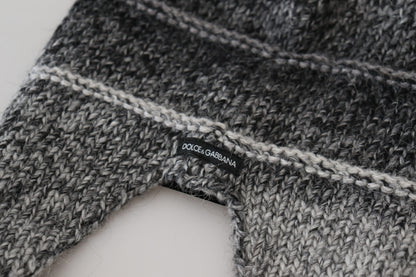 Elegante gorro de punto gris
