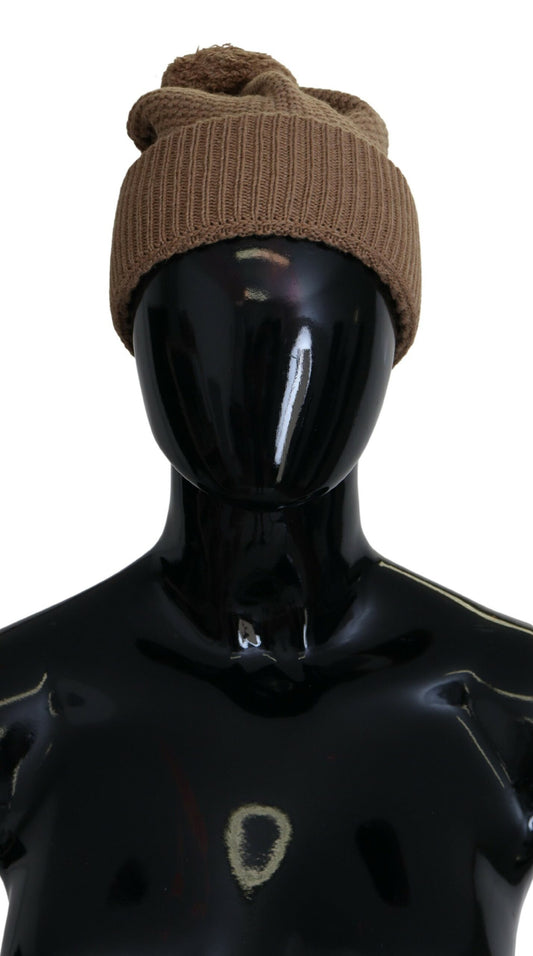 Elegante gorro de punto color camello con detalle de piel