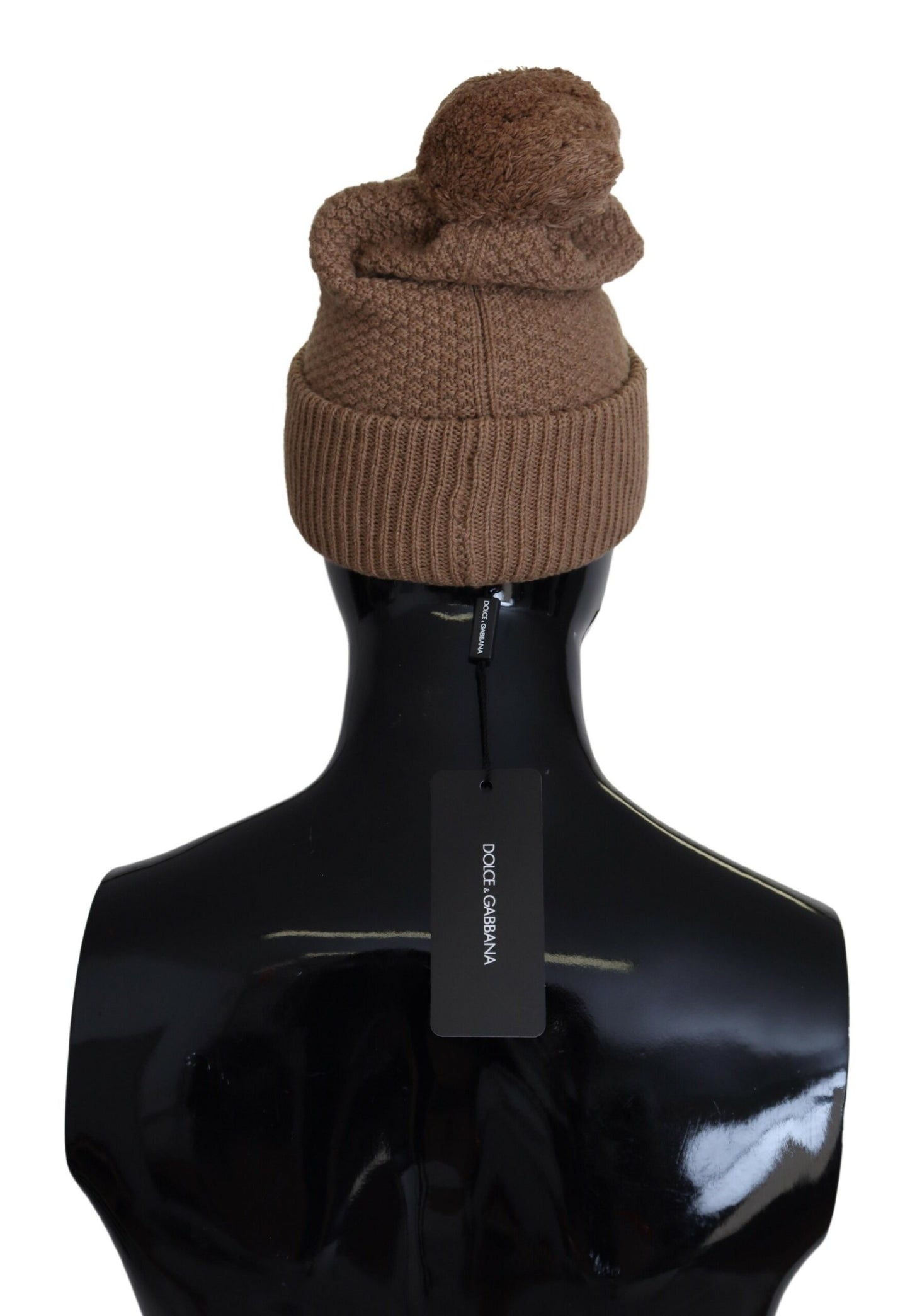 Elegante gorro de punto color camello con detalle de piel