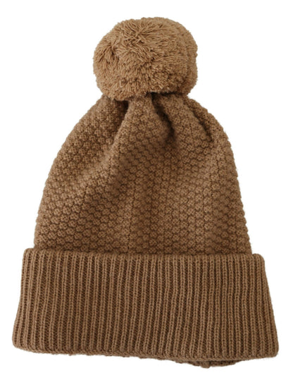 Elegante gorro de punto color camello con detalle de piel