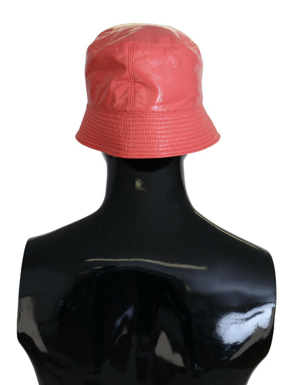 Elegante sombrero de pescador color melocotón: un básico chic de verano