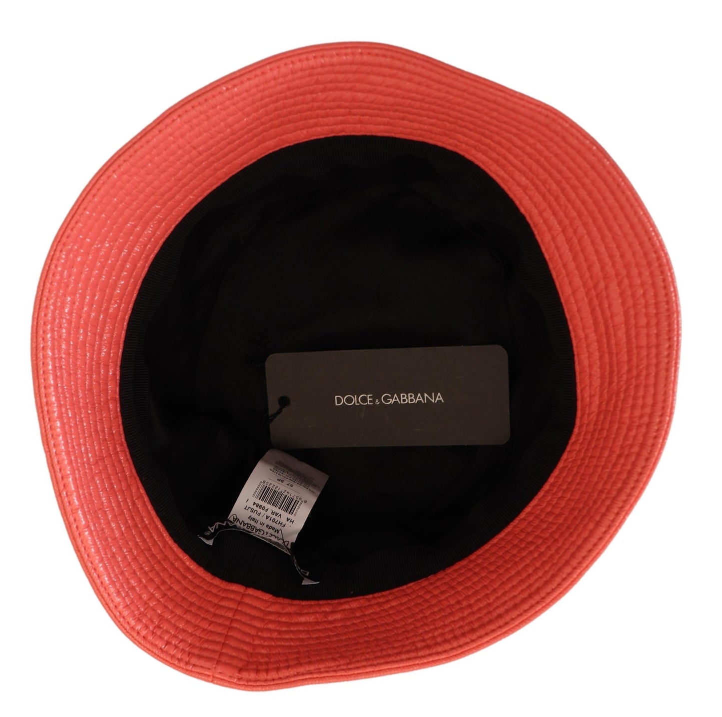 Elegante sombrero de pescador color melocotón: un básico chic de verano