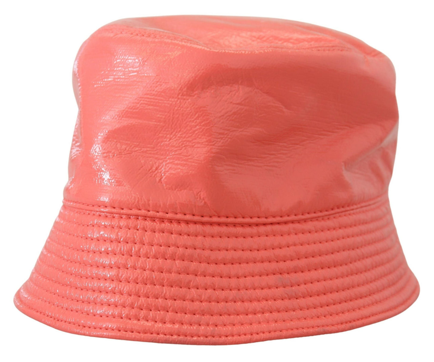 Elegante sombrero de pescador color melocotón: un básico chic de verano