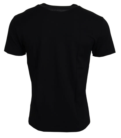 Camiseta de algodón negra elegante para el hombre moderno