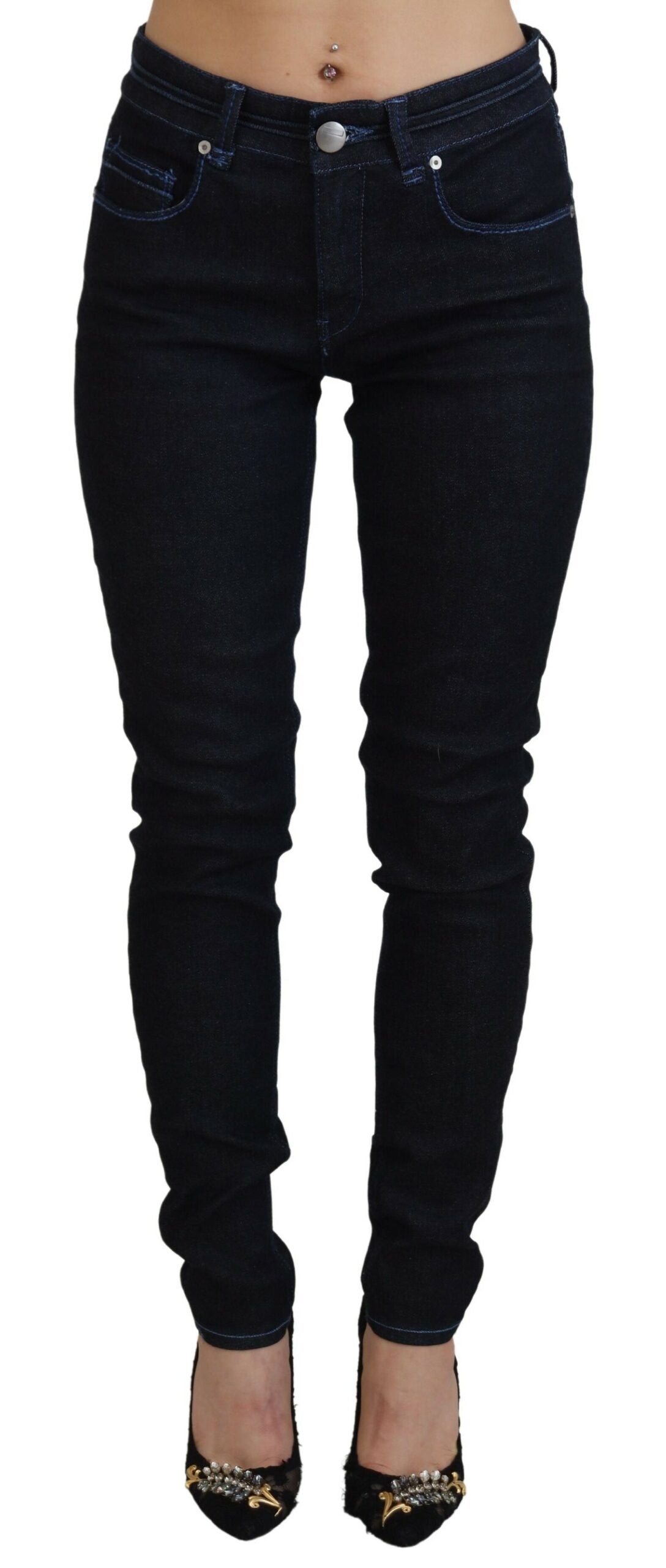 Denim de algodón chic de corte entallado en azul oscuro
