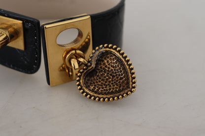 Elegante pulsera de cuero negro con detalles dorados