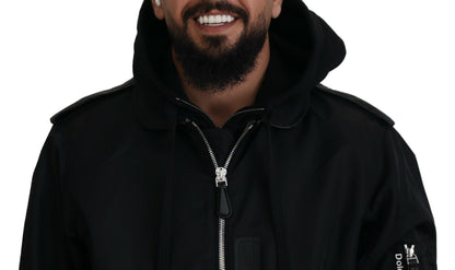 Chaqueta bomber con capucha negra elegante