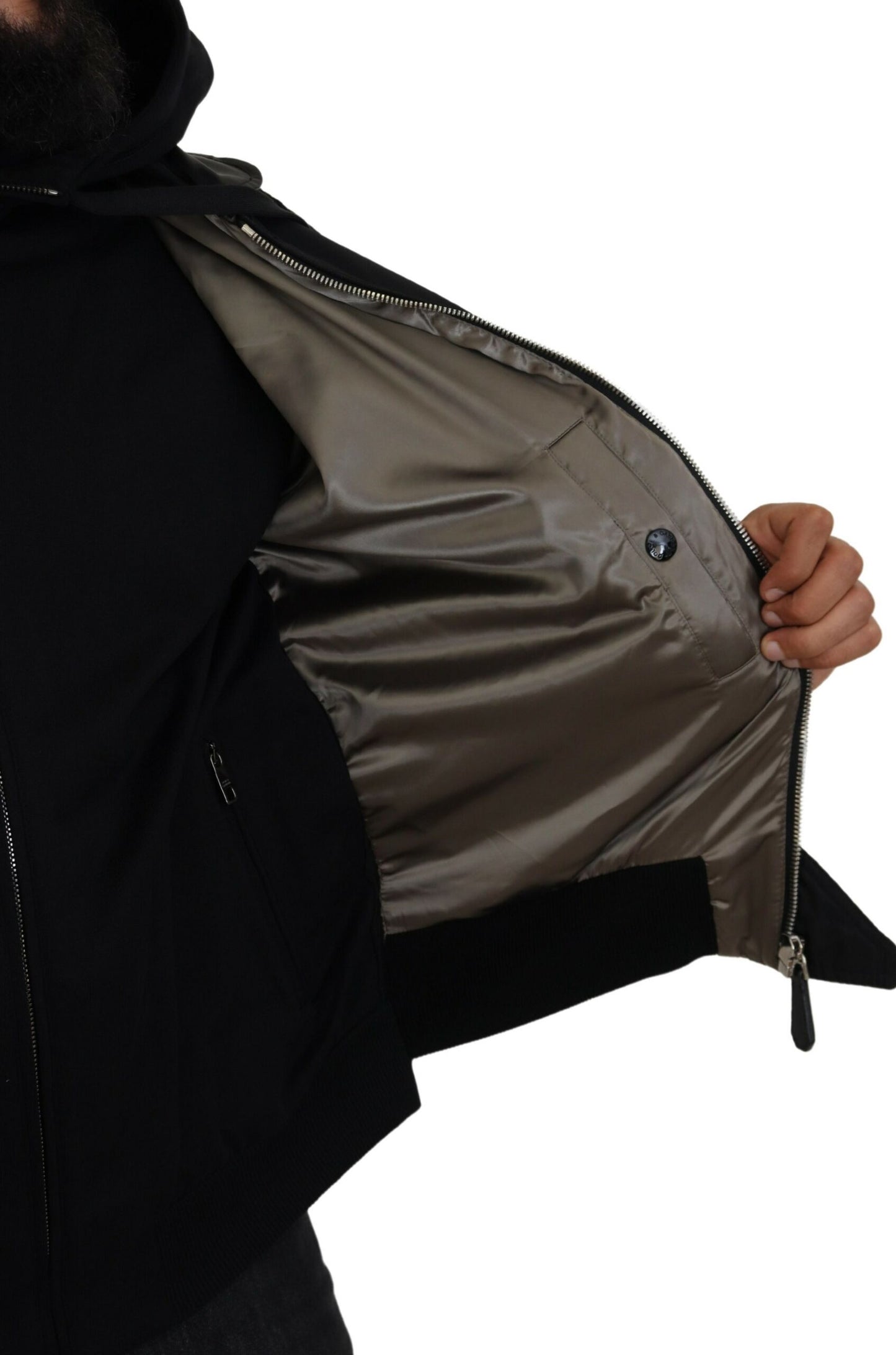 Chaqueta bomber con capucha negra elegante