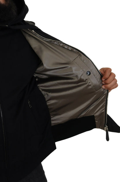Chaqueta bomber con capucha negra elegante