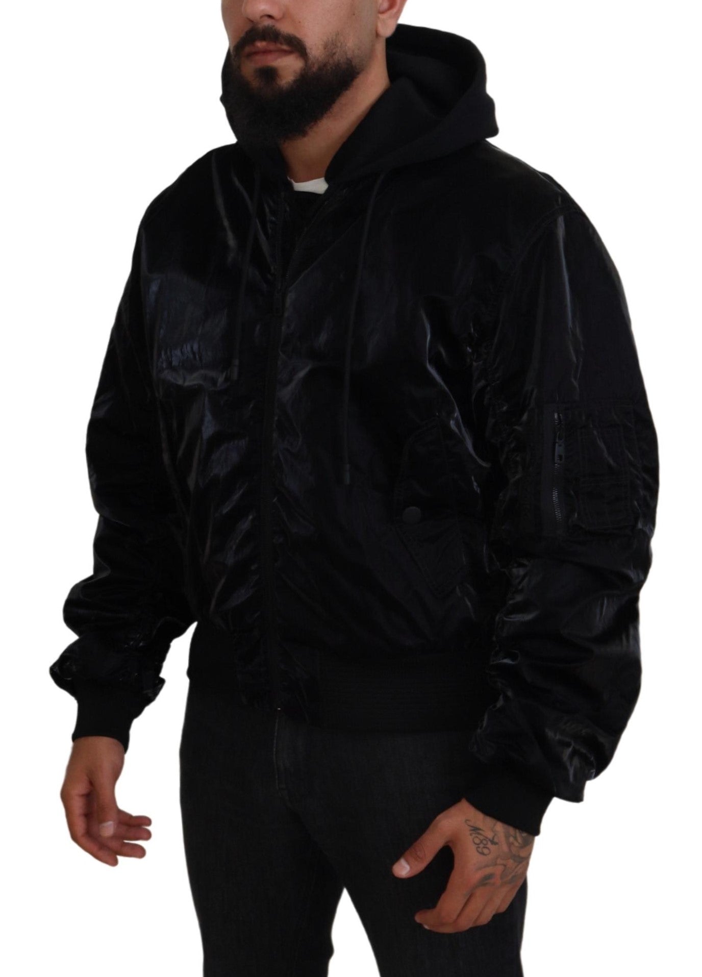 Elegante chaqueta bomber negra con capucha