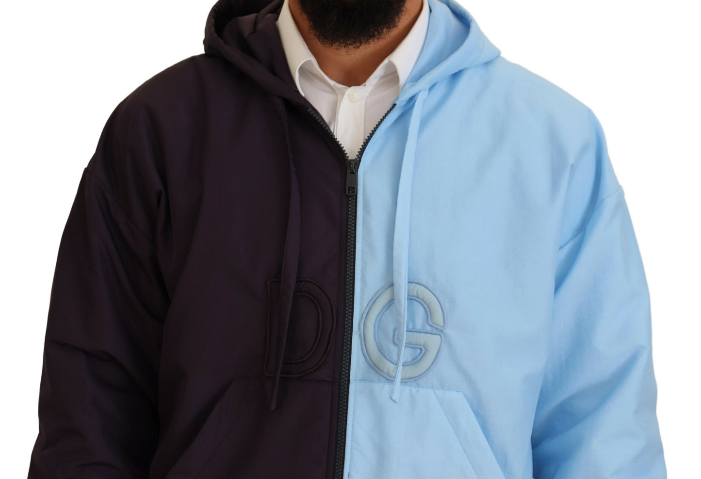 Elegante chaqueta azul con capucha y cierre de cremallera completo