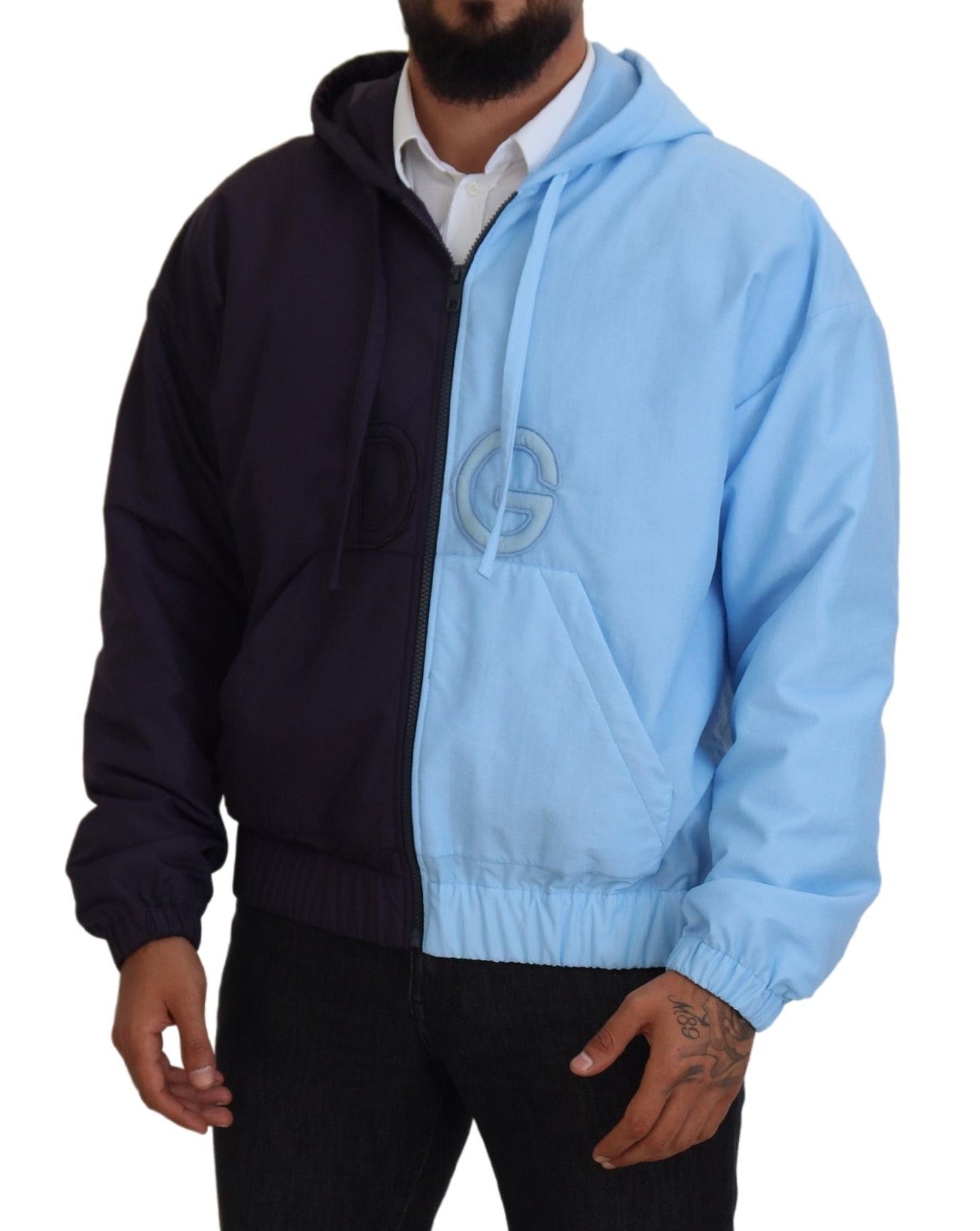 Elegante chaqueta azul con capucha y cierre de cremallera completo