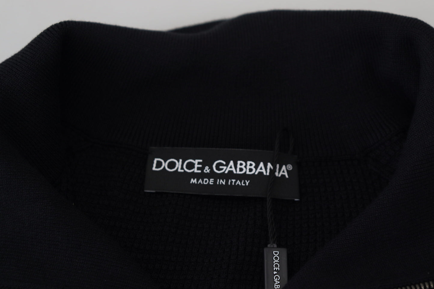 Suéter negro elegante de mezcla de seda